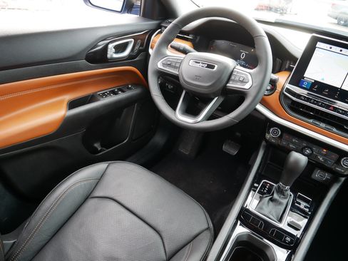 Used 2024 Jeep Compass Limited w/ Elite Group image 9