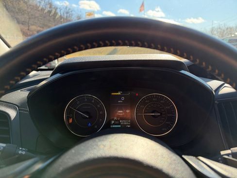 Used 2022 Subaru Crosstrek 2.5i Sport w/ Moonroof Package image 16