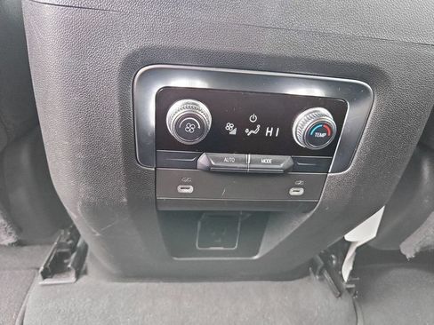 Used 2024 GMC Yukon SLE AWD/4WD image 28
