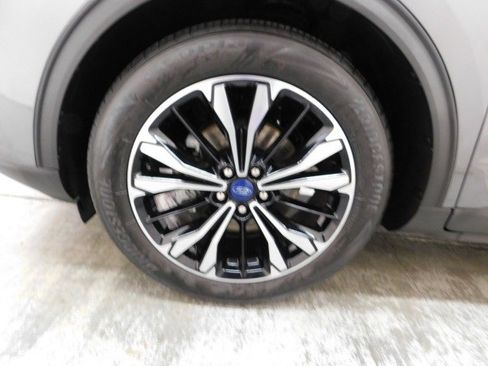 Used 2022 Ford Escape SE w/ SE Sport Appearance Package image 11