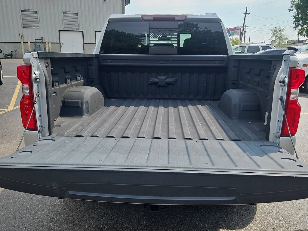 Used 2021 Chevrolet Silverado 1500 RST w/ Redline Edition AWD/4WD image 10