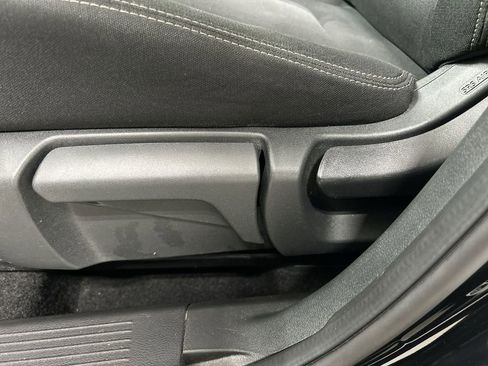 Used 2023 Nissan Rogue S image 10