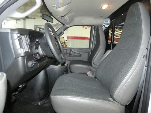Used 2024 Chevrolet Express 2500 w/ Driver Convenience Package image 9
