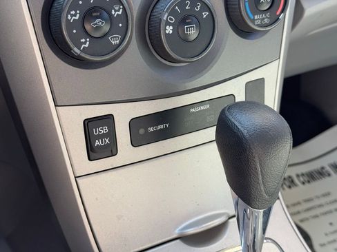 Used 2013 Toyota Corolla LE image 18