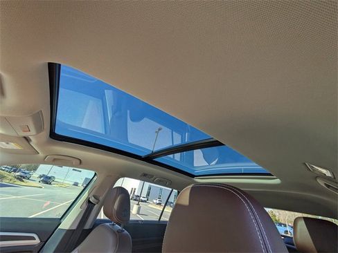 Certified 2022 Volkswagen Atlas SE image 21