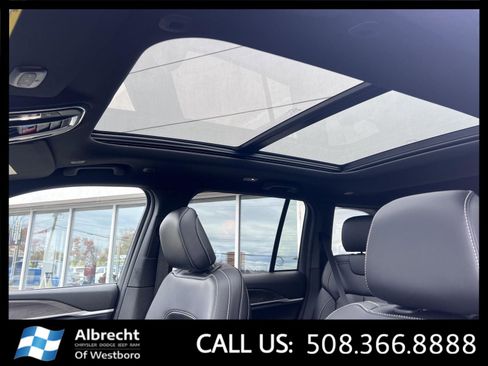 New 2025 Jeep Grand Cherokee Limited image 25