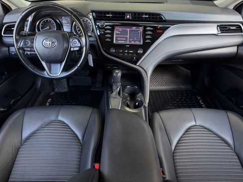 Used 2020 Toyota Camry SE FWD image 13
