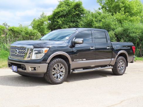 Used 2018 Nissan Titan Platinum Reserve AWD/4WD image 24