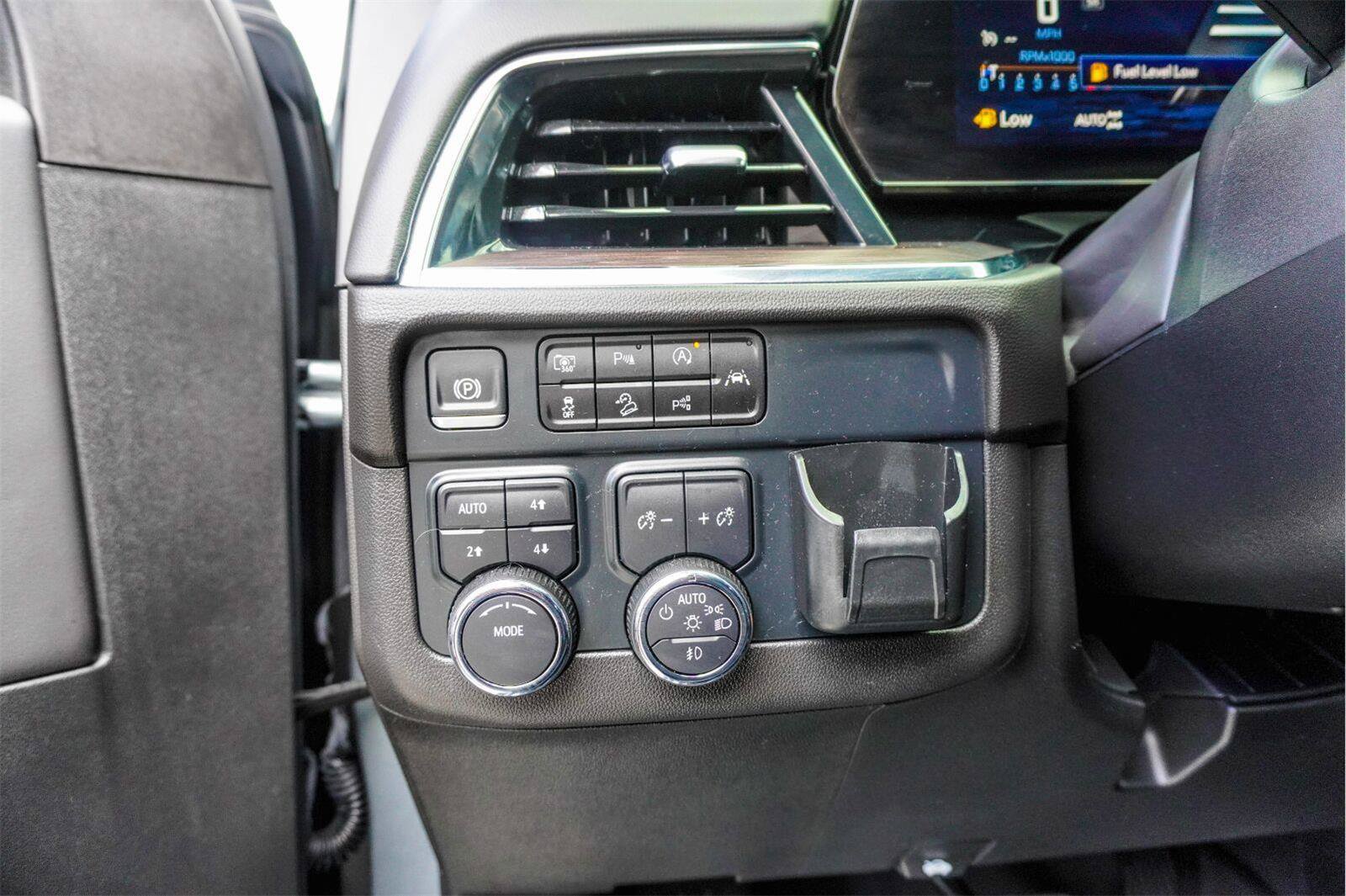 Used 2025 Chevrolet Tahoe Z71 AWD/4WD image 24