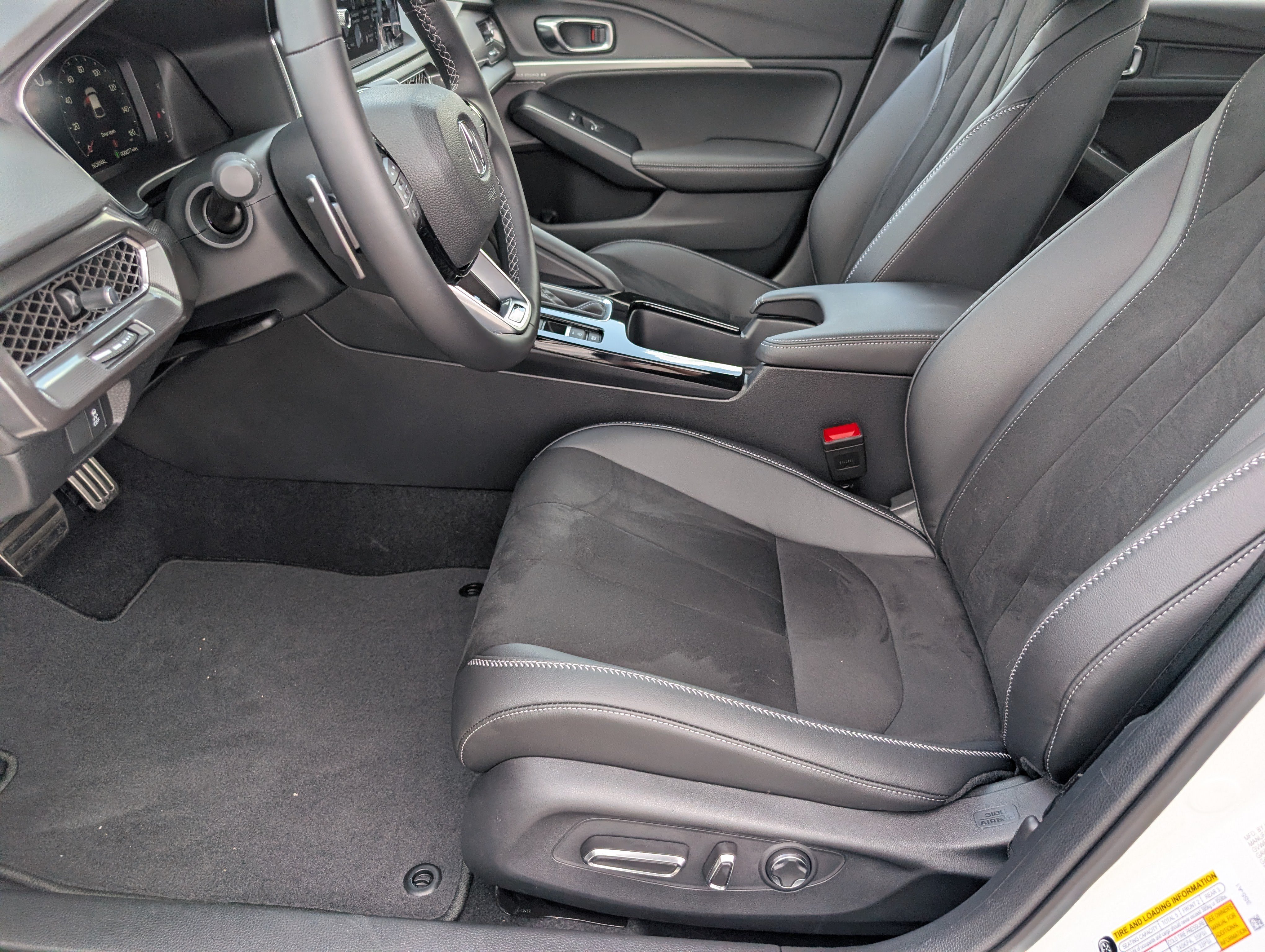 Certified 2025 Acura Integra A-Spec w/ Technology Package FWD image 9