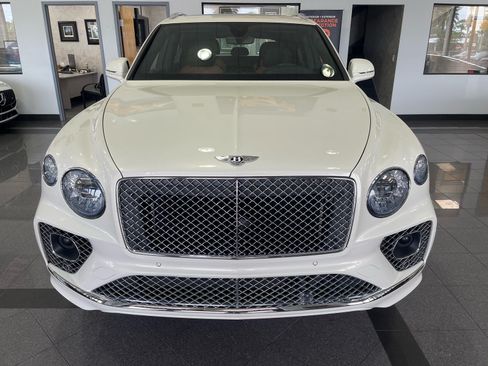 Used 2022 Bentley Bentayga AWD/4WD image 9