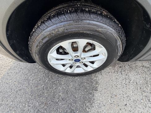 Used 2022 Ford Escape SE image 36