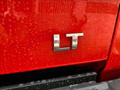 Used 2018 Chevrolet Silverado 1500 LT w/ All Star Edition image 7