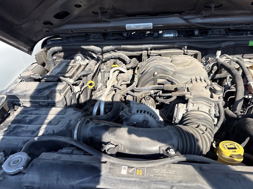 Used 2018 Jeep Wrangler Unlimited Sport S AWD/4WD image 9