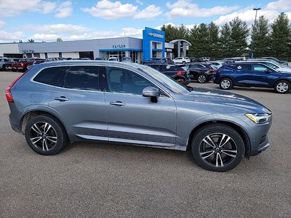 Used 2019 Volvo XC60 T6 Momentum w/ Multimedia Package