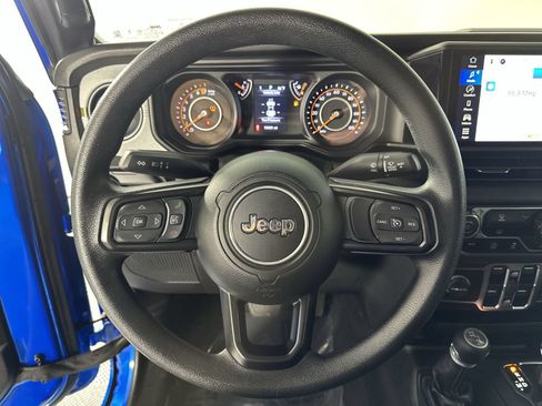 Used 2025 Jeep Gladiator Sport AWD/4WD image 14