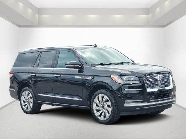 Used 2024 Lincoln Navigator Reserve AWD/4WD image 1