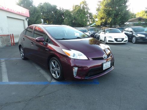 Used 2013 Toyota Prius Persona Series image 2