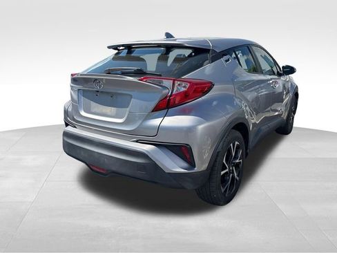Used 2018 Toyota C-HR XLE FWD image 3