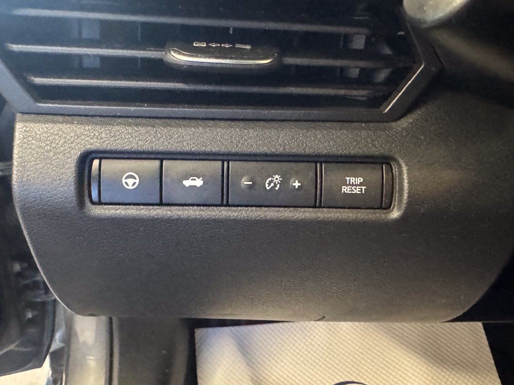 Used 2021 Nissan Altima 2.5 SV w/ SV Premium Package FWD image 18