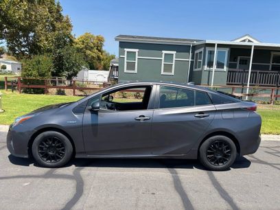 Used 2017 Toyota Prius Two w/ Carpet Mat Package