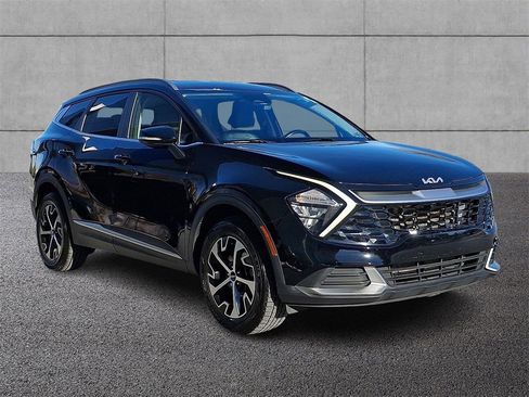 Used 2023 Kia Sportage EX image 3