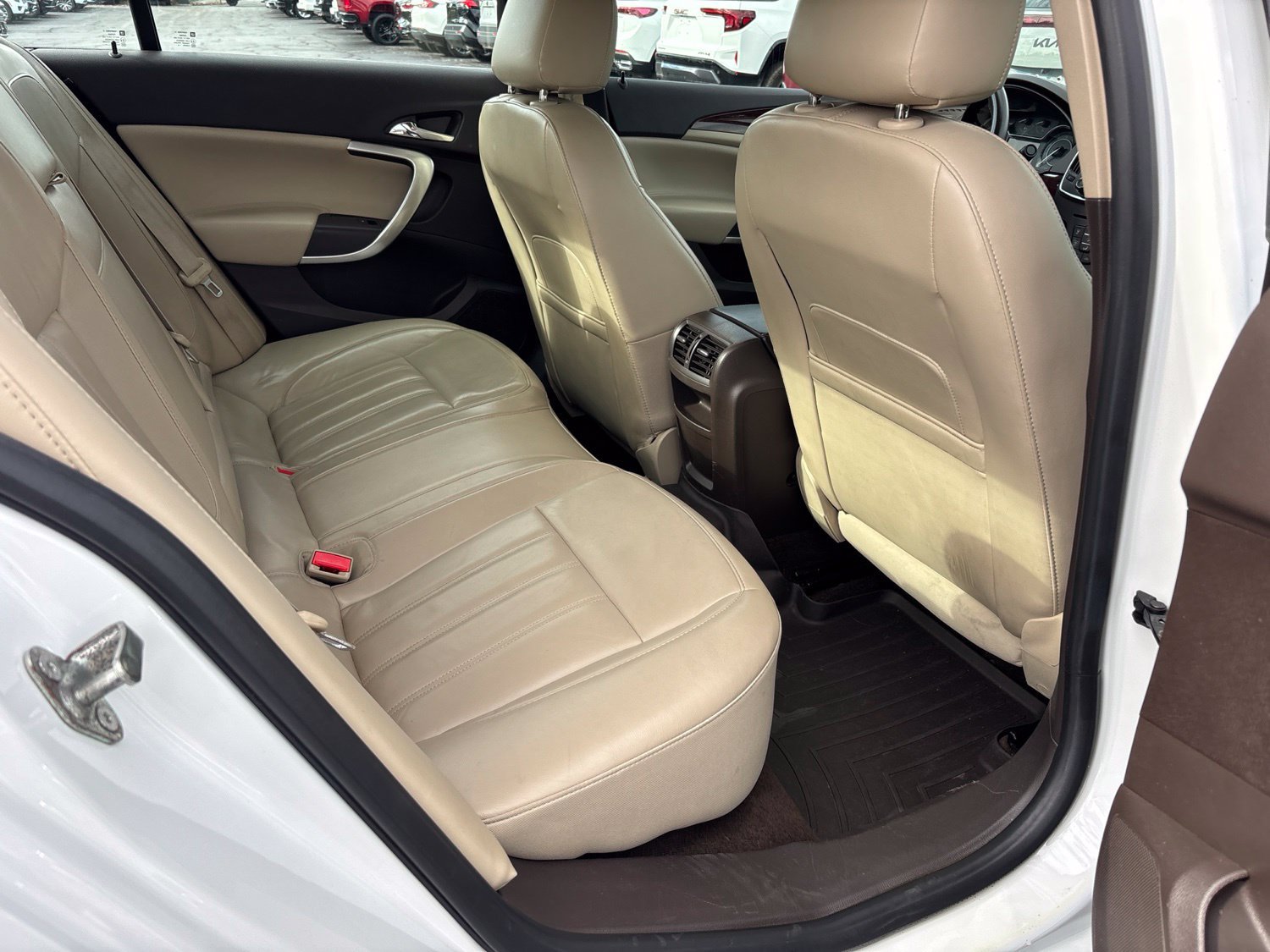 Used 2016 Buick Regal FWD image 10