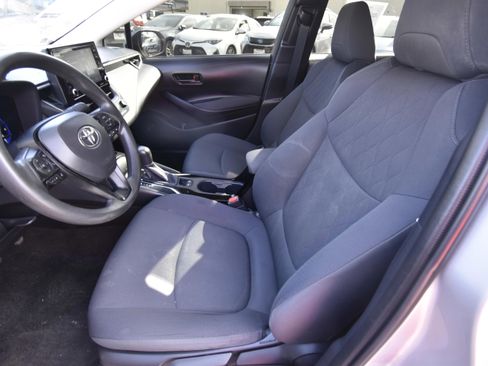 Used 2022 Toyota Corolla LE FWD image 2