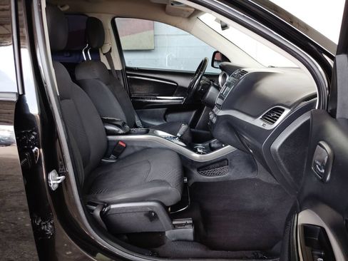 Used 2018 Dodge Journey SXT w/ Connectivity Group FWD image 12