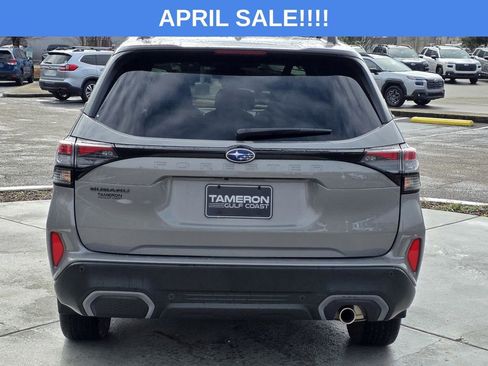 Used 2025 Subaru Forester Limited image 3