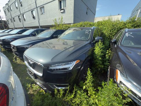 Certified 2022 Volvo XC90 T6 Inscription w/ Advanced Package image 3