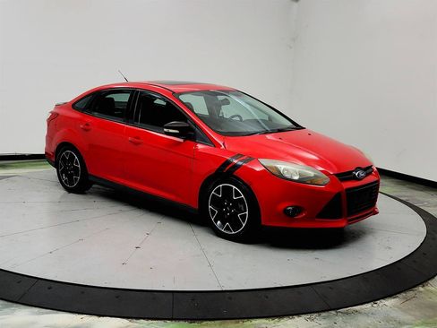 Used 2014 Ford Focus SE w/ Equipment Group 201A FWD image 3