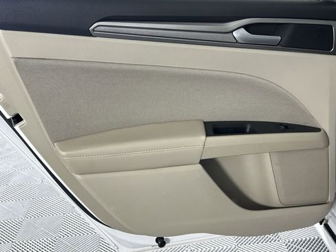 Used 2018 Ford Fusion SE w/ Fusion SE Technology Package FWD image 30