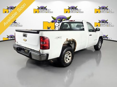 Used 2009 Chevrolet Silverado 1500 W/T w/ Skid Plate Package AWD/4WD image 5