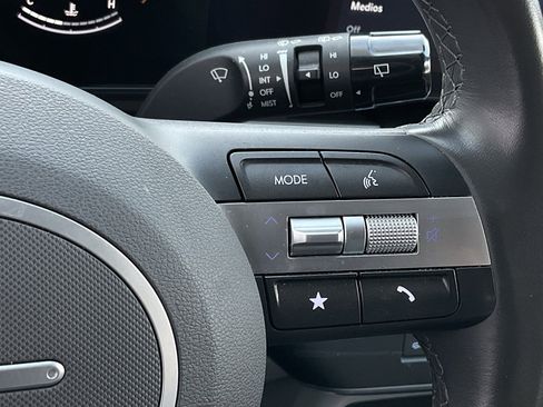 Used 2025 Hyundai Kona SEL image 24