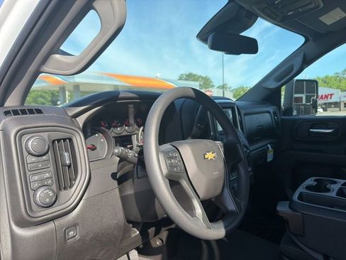 New 2026 Chevrolet Silverado 2500 Custom w/ Custom Value Package AWD/4WD image 8