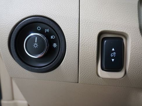 Used 2018 Ford Taurus SE image 20