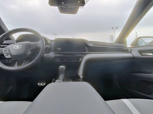 Used 2025 Toyota Camry SE FWD image 23