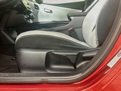 Used 2016 Toyota Prius Two FWD image 22