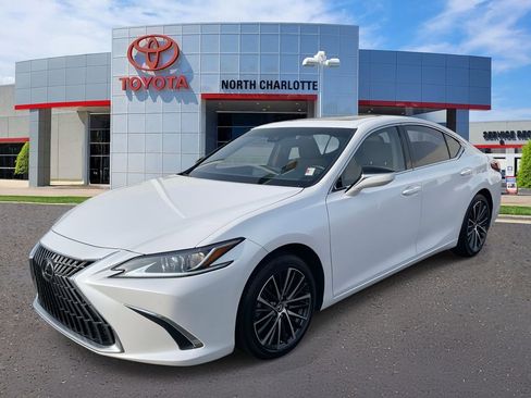 Used 2024 Lexus ES 350 w/ Premium Package image 5