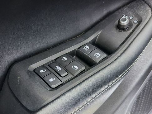 Used 2023 Jeep Grand Cherokee Laredo image 20