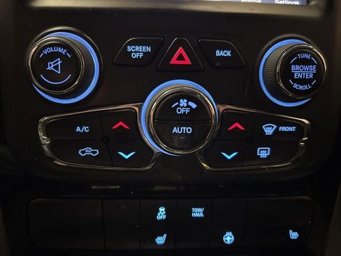 Used 2013 RAM 1500 Sport w/ Sport Premium Group image 23