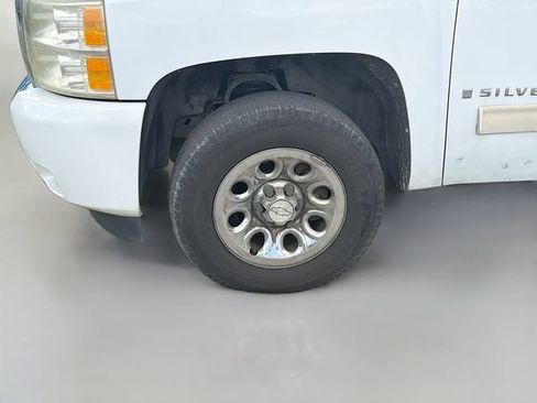 Used 2009 Chevrolet Silverado 1500 LT w/ Power Pack Plus RWD image 14