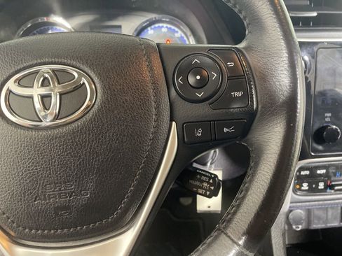 Used 2018 Toyota Corolla SE w/ Carpet Mat Package (TMS) image 10