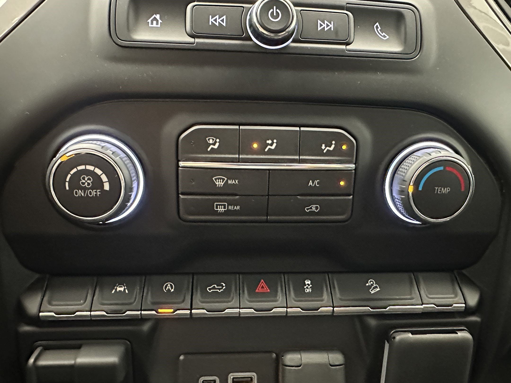 Certified 2026 Chevrolet Silverado 1500 Custom Trail Boss w/ Dark Appearance Package AWD/4WD image 19