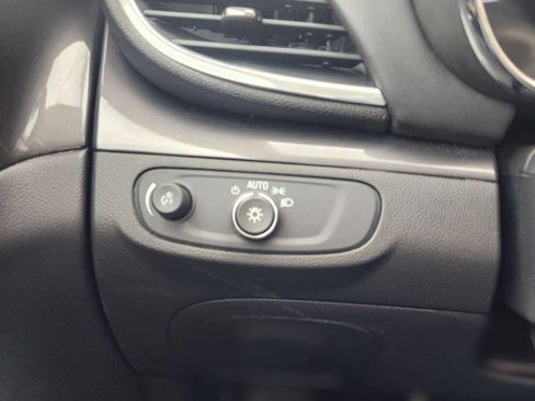 Used 2021 Buick Encore Preferred w/ Safety Package image 20