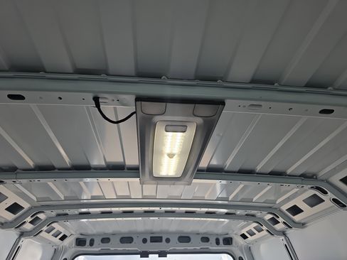 Used 2025 RAM ProMaster 2500 w/ Convenience Group FWD image 15