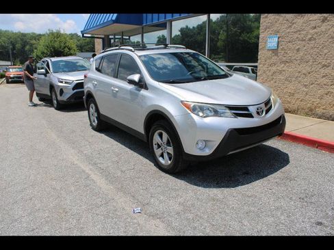 Used 2015 Toyota RAV4 XLE FWD image 1