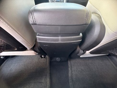 Used 2014 Chevrolet Captiva Sport LT w/ Convenience Package image 12