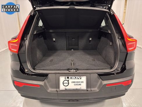 Certified 2025 Volvo XC40 B5 Plus image 27